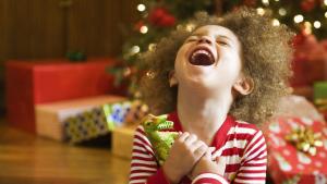 Ésszerű ajándékozás a fa alatt - egy egyszerű szokás a karácsonyi spóroláshoz 