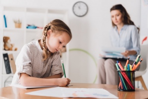 8 dolog, amit tudnod kell, ha autista gyereket tanítasz
