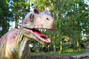 Életnagyságú dinoszauruszmodellek érkeznek Veszprémbe