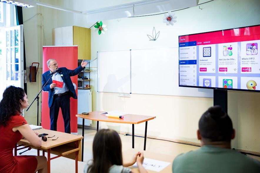 Szintet lép a Vodafone Digitális Iskola Program