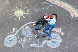 Mit tekerjen a gyerek a kétkerekű kerékpár előtt?