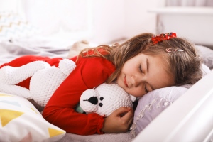 Fél a gyermek egyedül aludni?