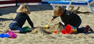 10 Montessori inspirálta nyári játék