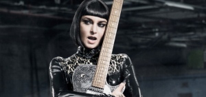 Felnőtteknek kikapcsolódás - 2020. április 15. Sinéad O’Connor a világhírű ír énekesnő I'm Not Bossy, I'm the Boss című lemezével érkezett