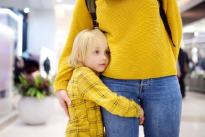 Mit tehet a szülő, ha a gyerek nem hajlandó köszönni? 4 tuti módszer, ami segíthet