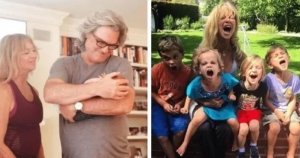 Goldie Hawn “hihetetlen örömöt” talál abban, hogy 7 unokája nagymamája: “A család a válasz a boldogságra”