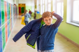 Így öltöztesd a gyereket, hogy ne fázzon 18-20 fokban az iskolában
