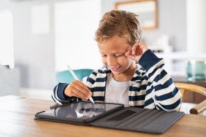 Már 5 éves kortól is lehet programozni tanulni! Az új módszerrel a gyerekek algoritmikus gondolkodása fejlődik