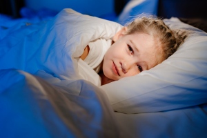 Nehezen alszik el a kisgyerek? Nem akar szülő nélkül aludni, és ez teher? Gyermekpszichológust kérdeztünk