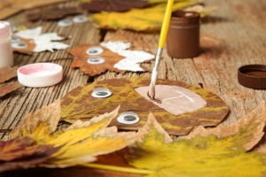 Őszi DIY gyerekkel: 20 egyszerű kreatív ötlet színes falevelekből