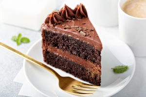 Főzött csokikrém (recept) – Isteni finom, lágy krémtöltelék ünnepi tortákba!