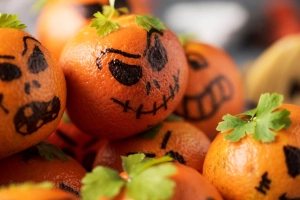 Halloween-ötlet: varázsoljatok mandarinból mini tököket a gyerekkel közösen!