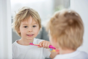 Egészséges fogak, magabiztos gyerekmosoly – nem mindegy, milyen fogkrémmel mosnak a legkissebbek fogat!