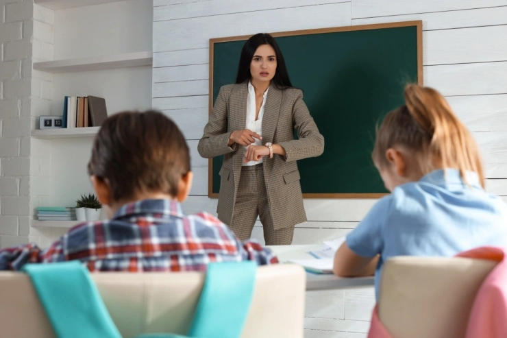 A bántalmazás megelőzése ott kezdődik, ahol a tanár nem hatalmat gyakorol, hanem emberséget