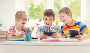 Soha nem látott szigor: lekapcsolják a gyerekeket a közösségi médiáról, a világ Ausztráliát figyeli