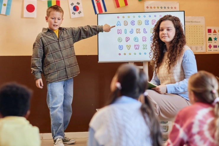Tanító néni nyelvórát tart