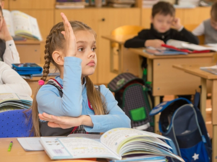 Miért fagynak le az autista tanulók a szóbeli feleltetésnél? Szakértői tanácsok