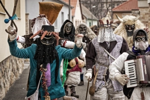 Farsangi programok: Mutasd meg a gyereknek, miről szólt régen a farsang