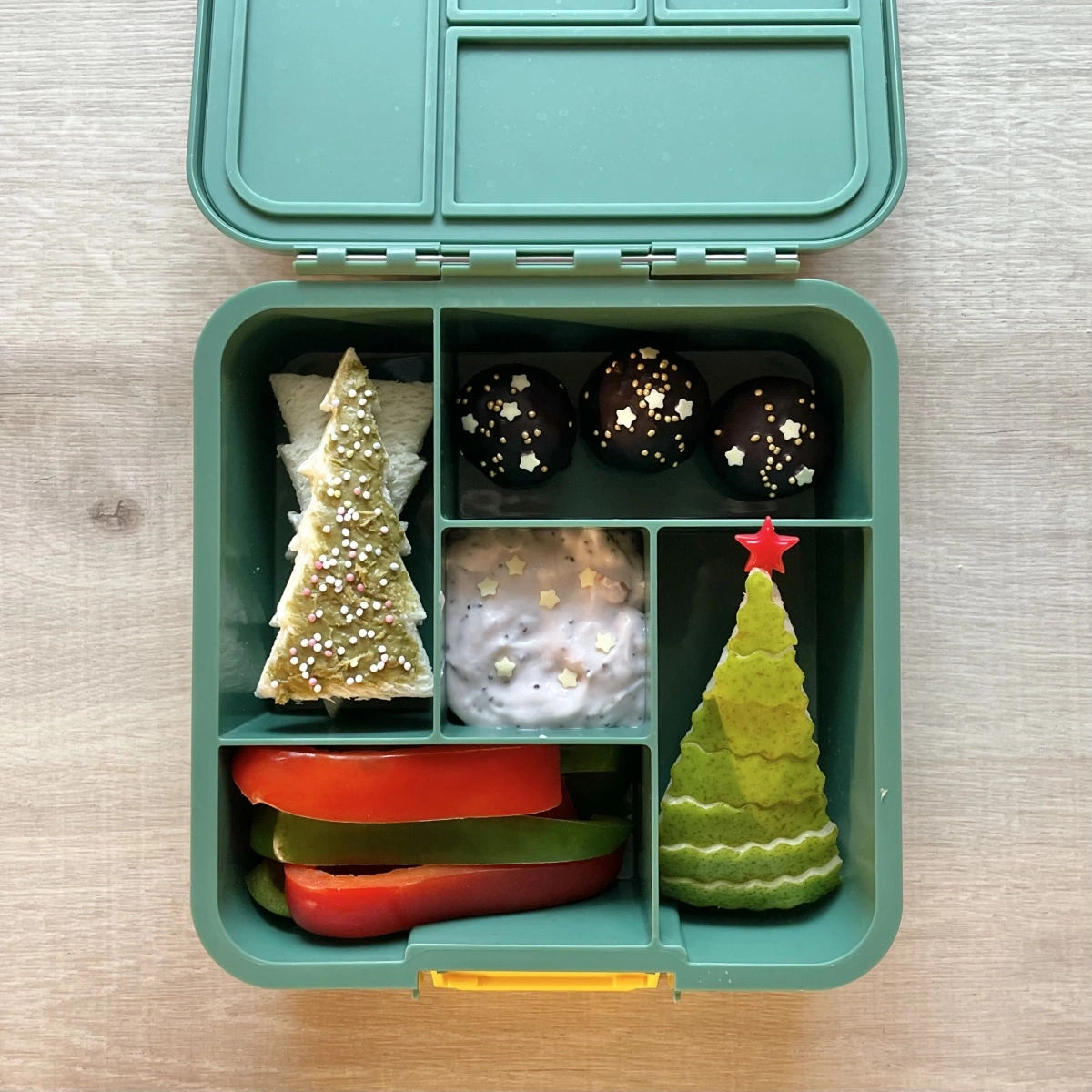 Uzsonnásdobozban karácsonyi finomságok