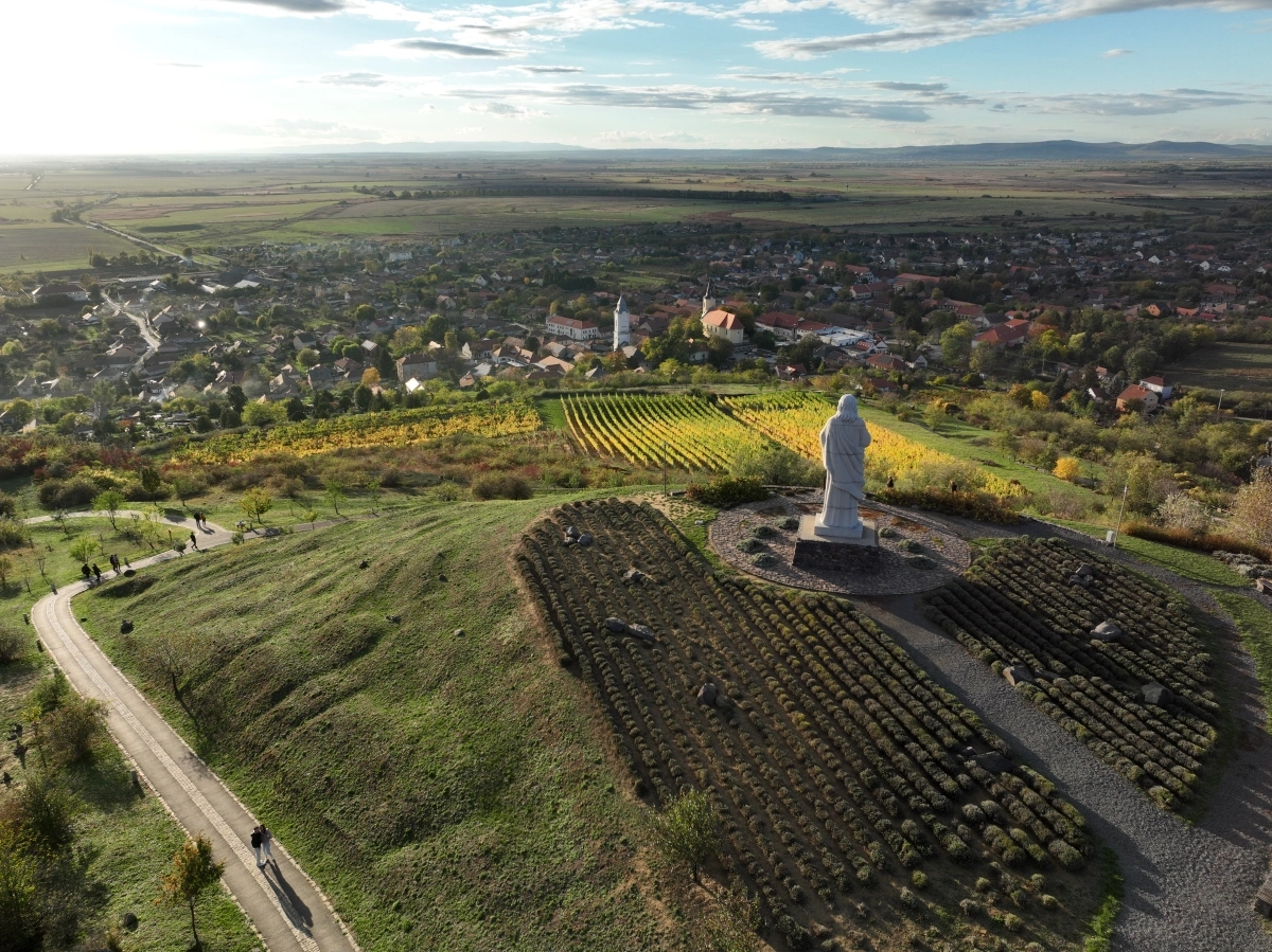 Áldó Krisztus szobor #Áldó Krisztus szobor #tarcal