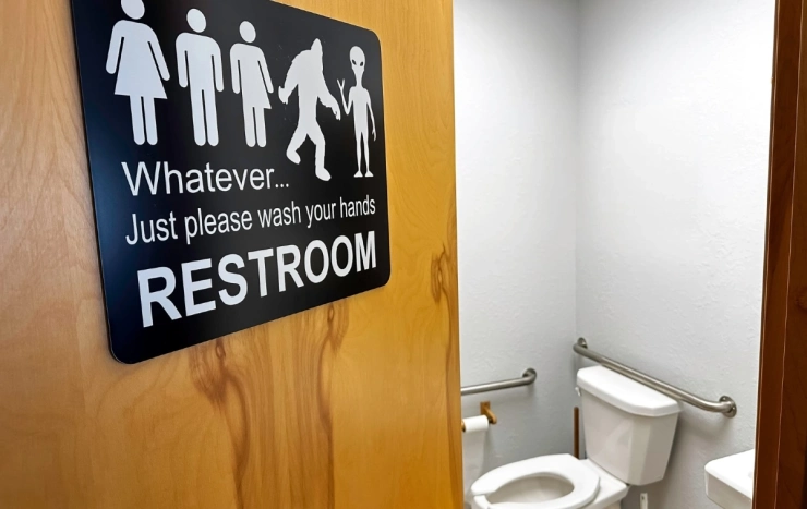 WC mosdó ajtó