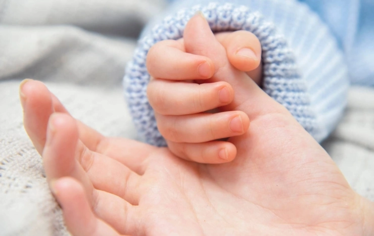 A Moro-reflex, másnéven átkaroló vagy riasztó reflex