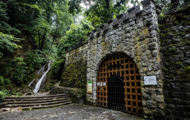 A Lillafüredi barlang bejárata